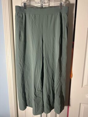 lululemon athletica Wide Leg Pants in Sage Green